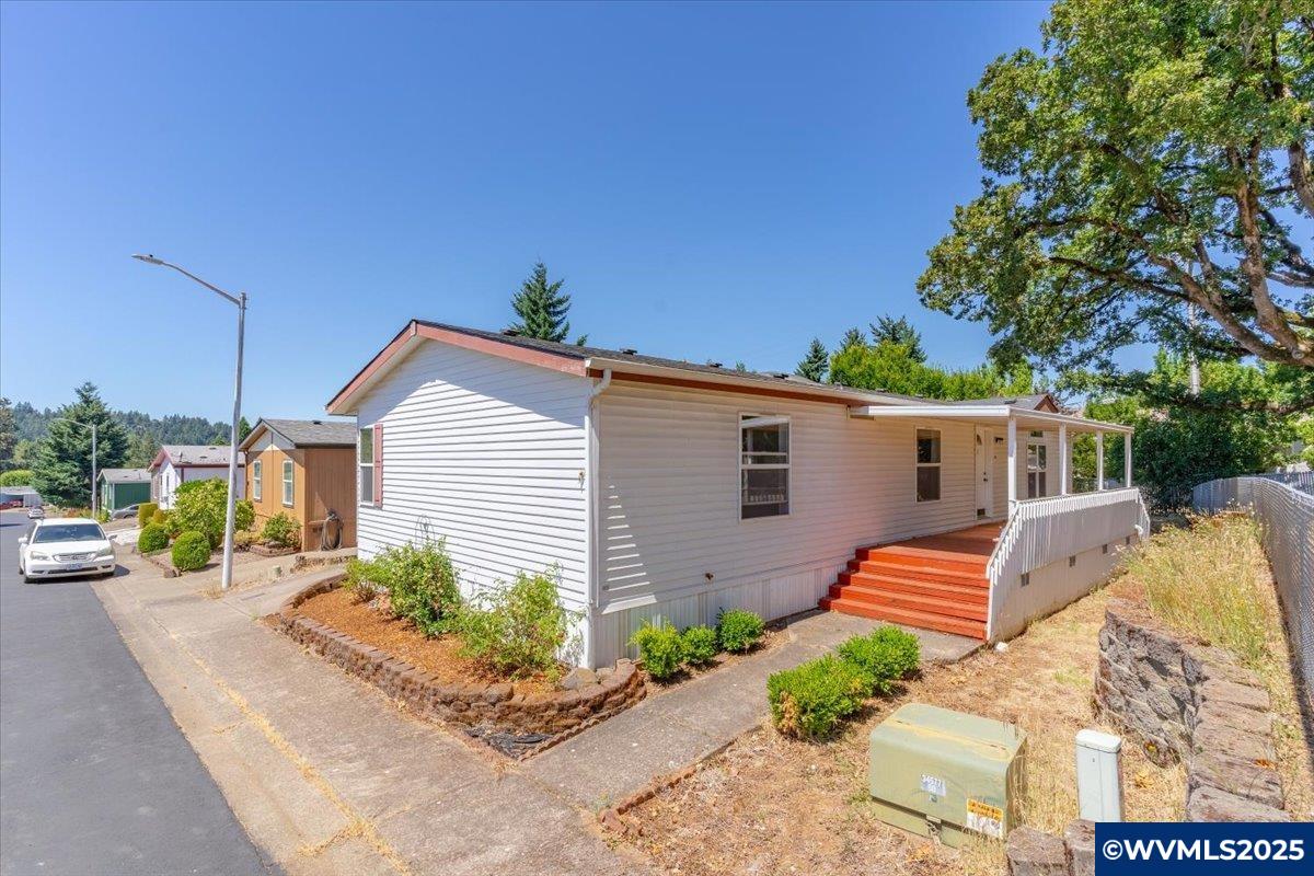 2000 SE Robbins Ln