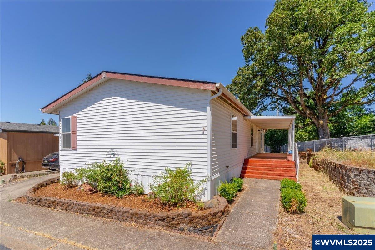 2000 SE Robbins Ln