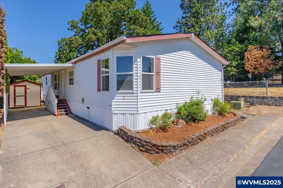 2000 SE Robbins Ln