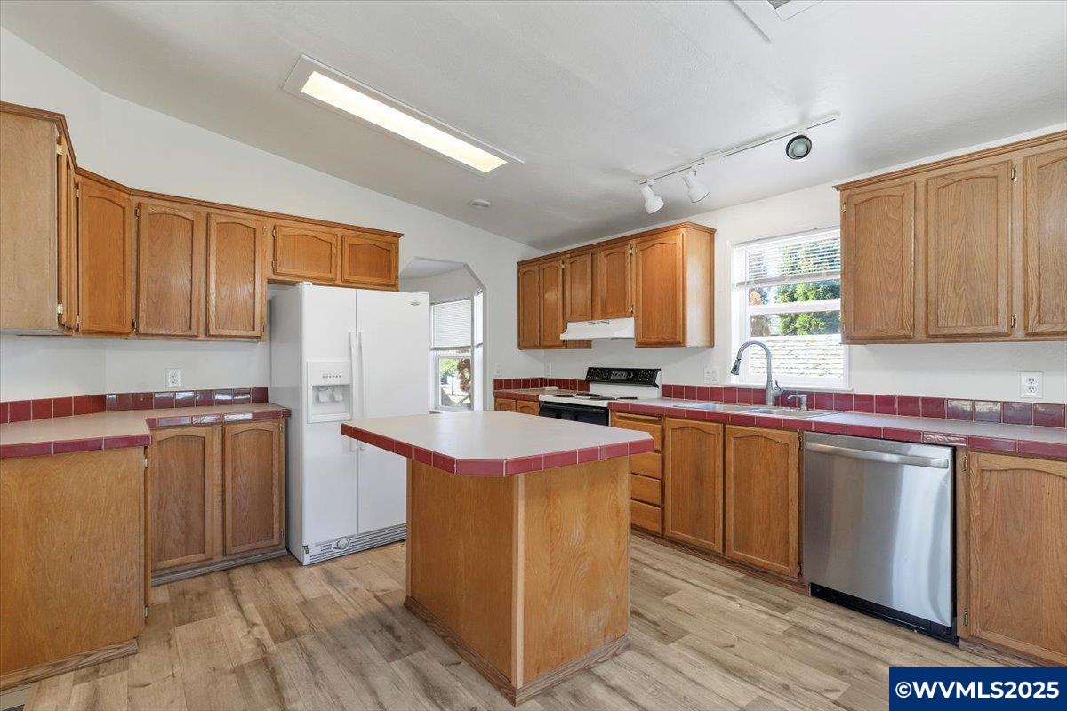2000 SE Robbins Ln