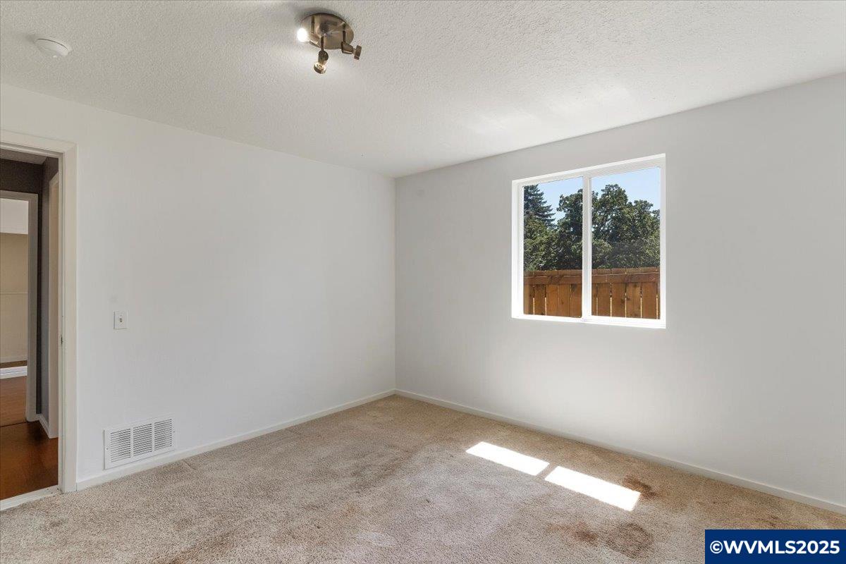 13203 Gaffney Ln
