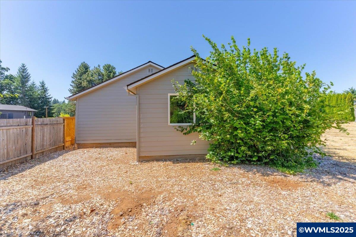 13203 Gaffney Ln