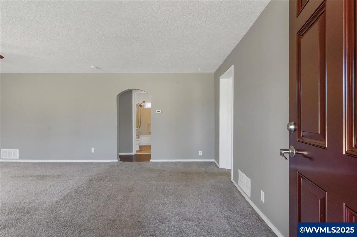 13203 Gaffney Ln