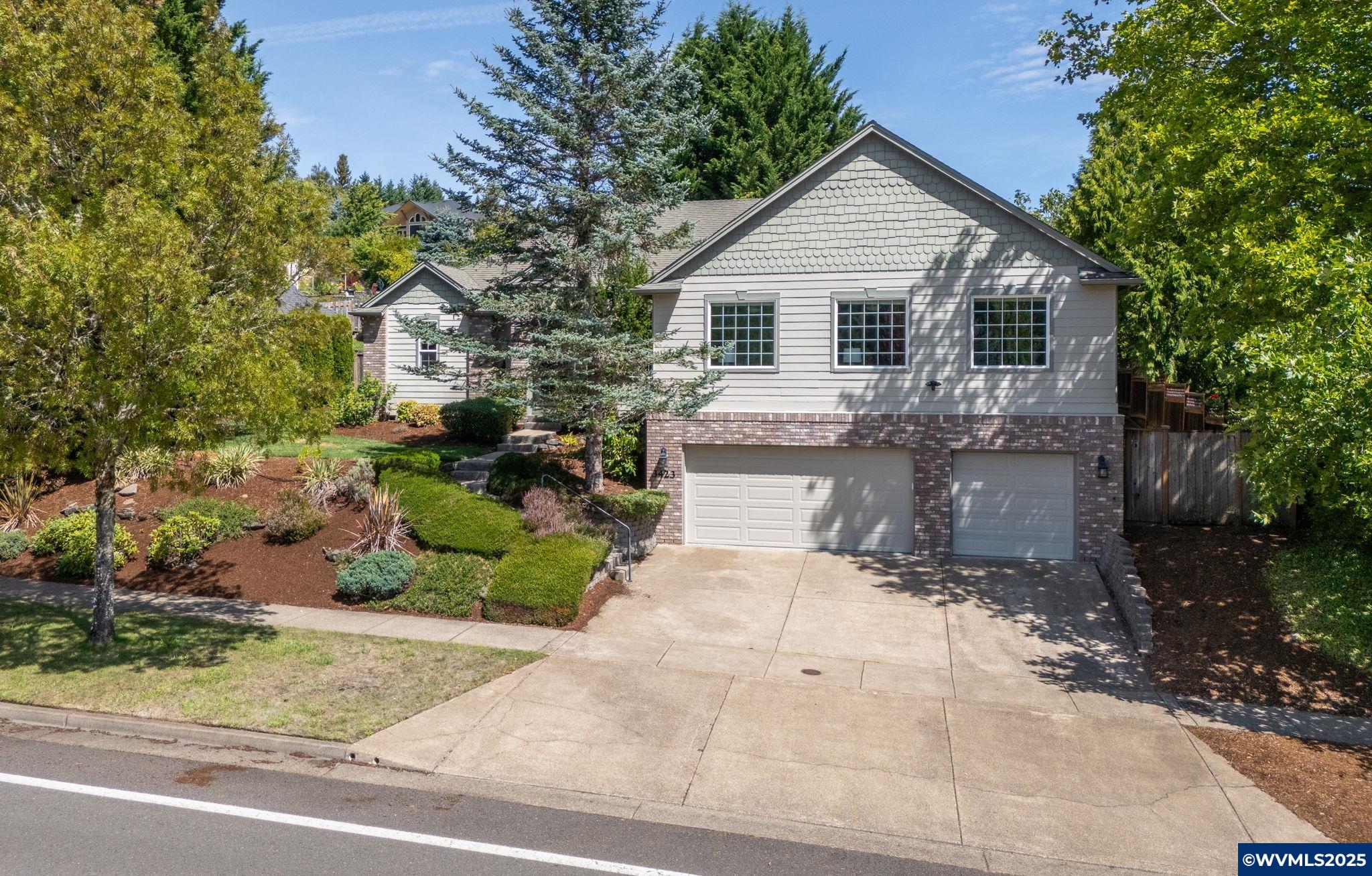 3423 NW Glenridge Dr