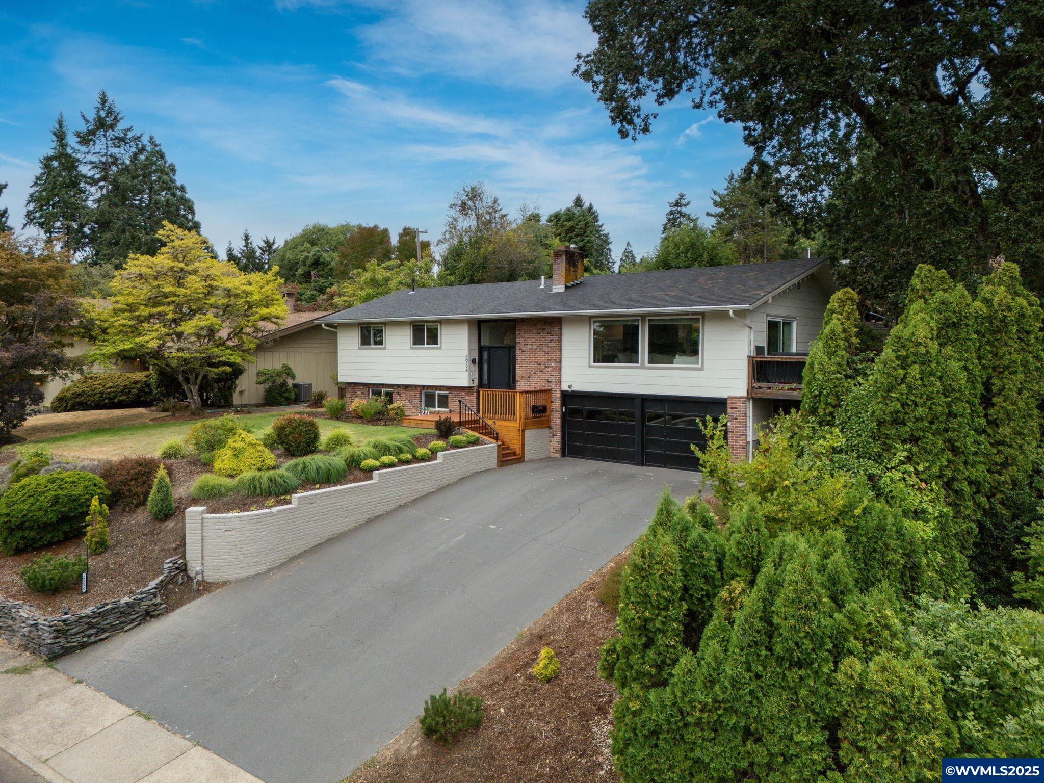 2934 NW Ashwood Dr