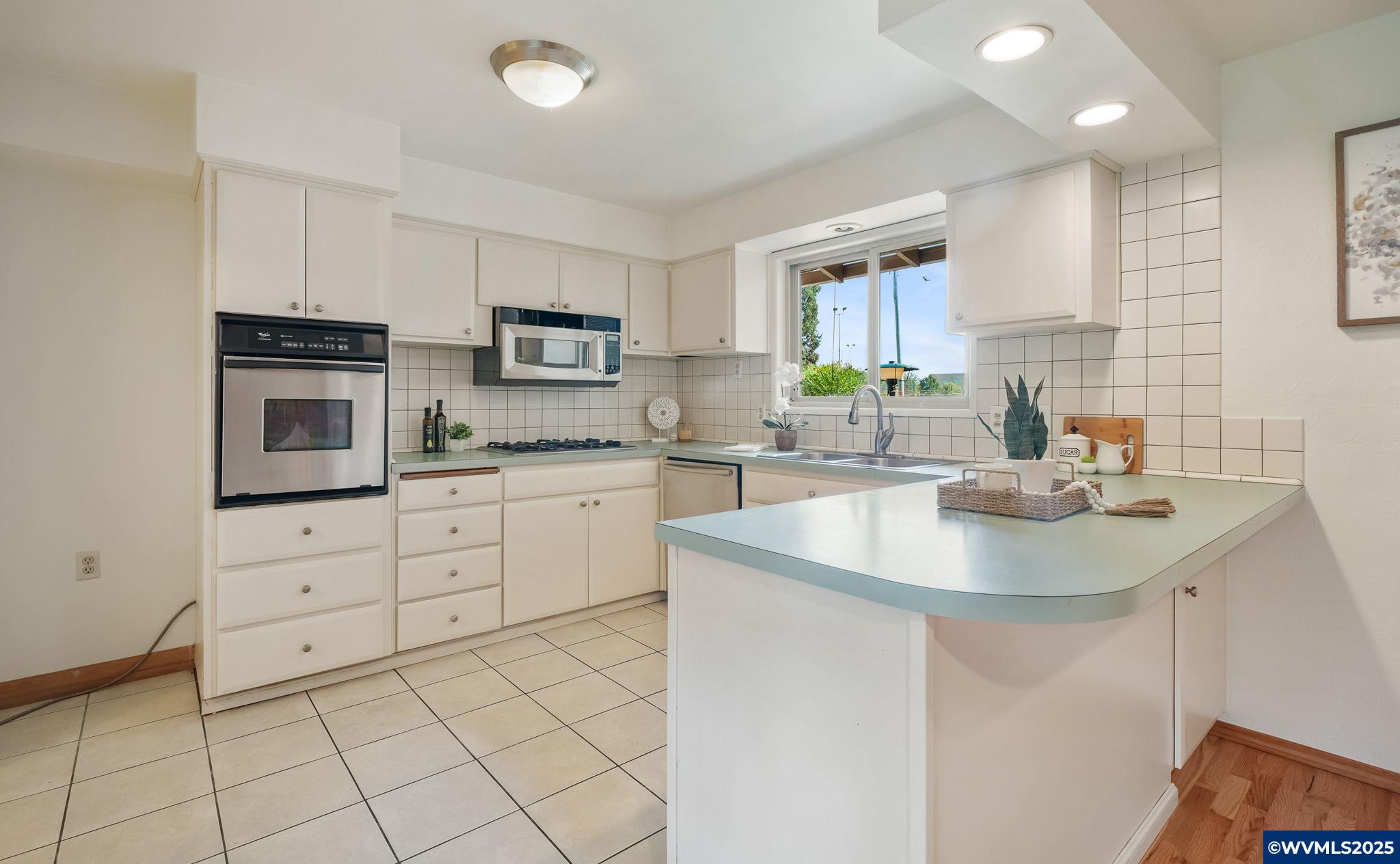 1730 NW 13th St
