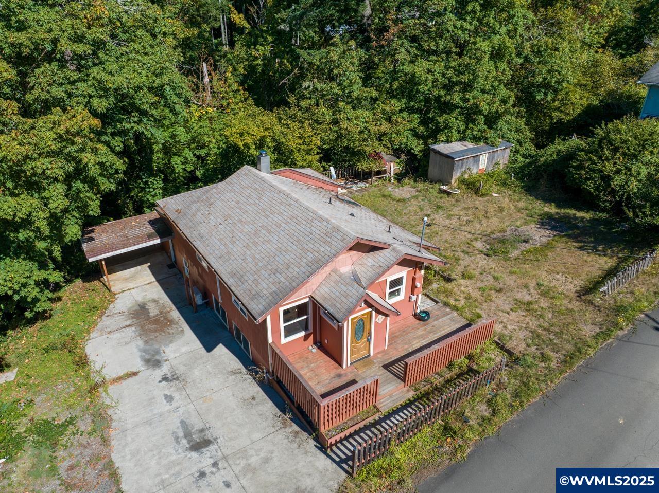 112 NE 6th St
