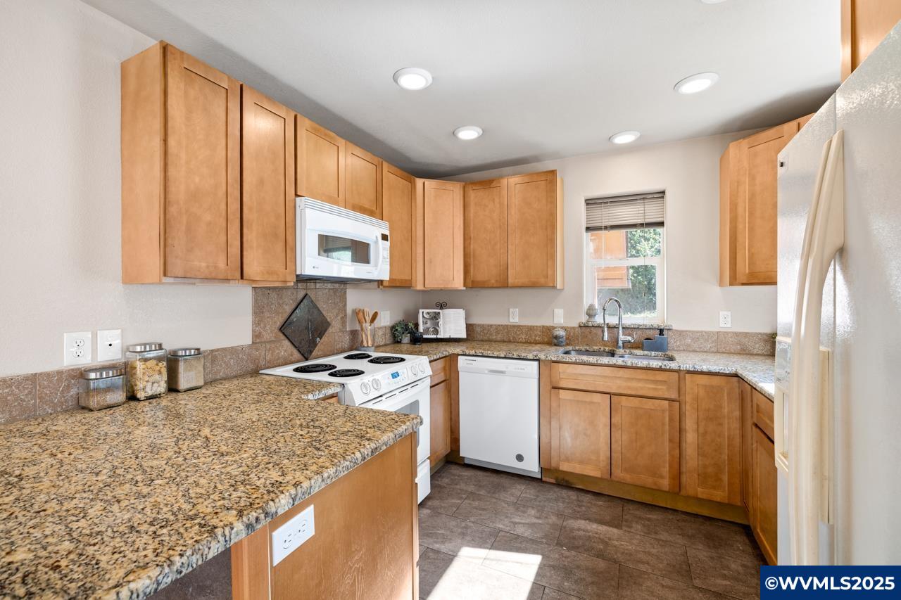112 NE 6th St