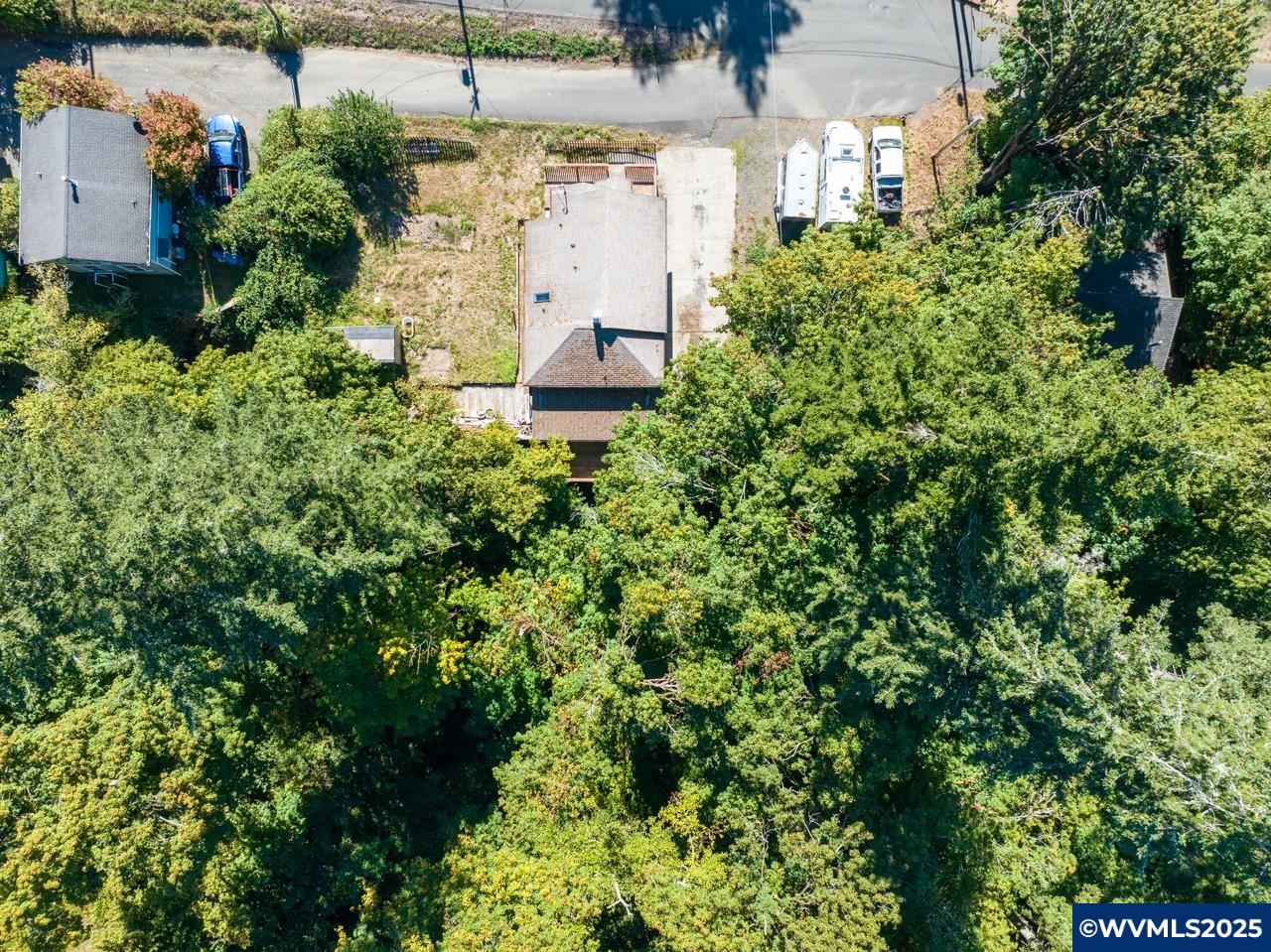 112 NE 6th St
