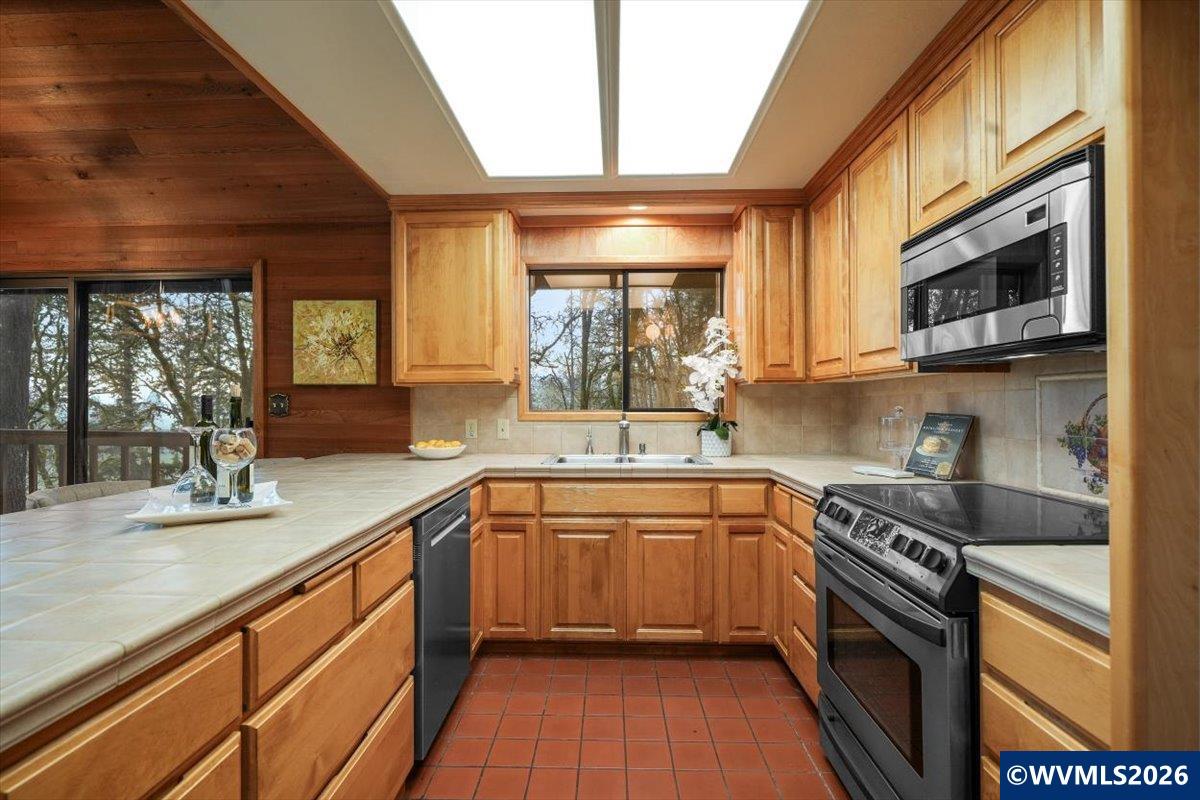 5000 NW Crescent Valley Dr