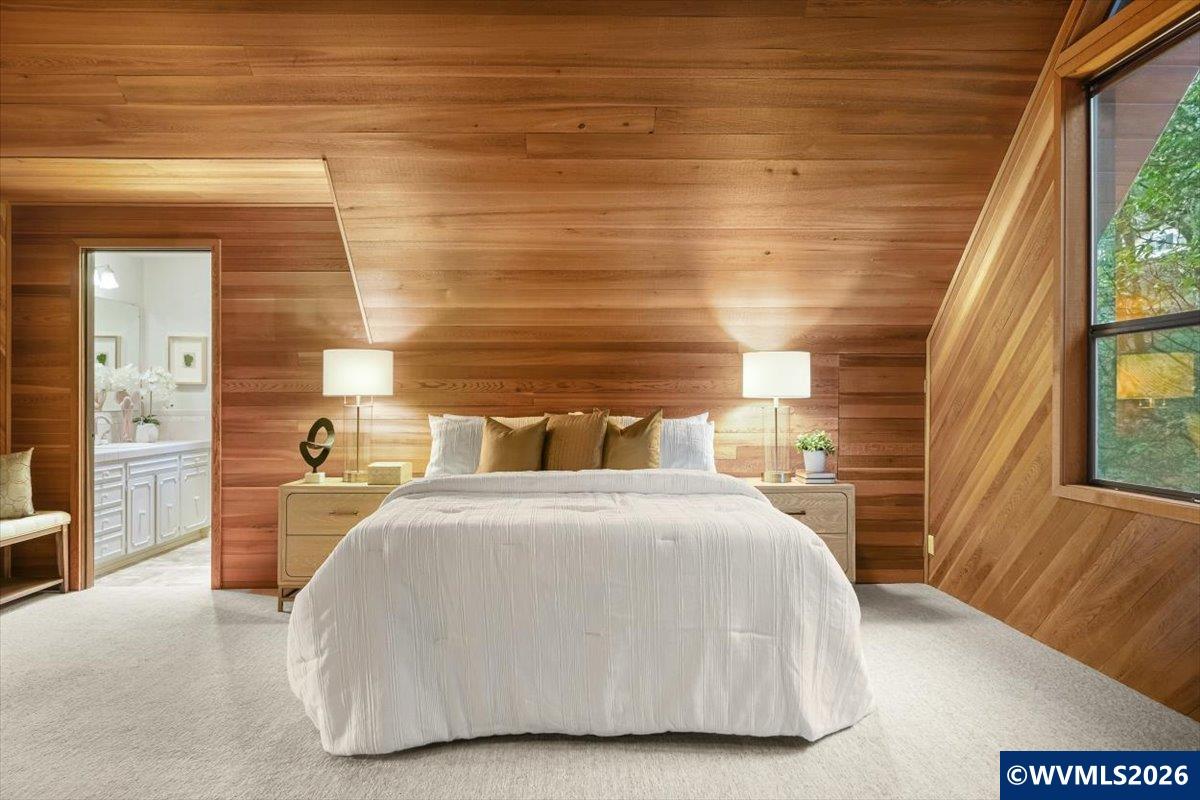 5000 NW Crescent Valley Dr