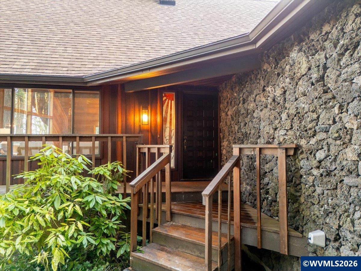 5000 NW Crescent Valley Dr